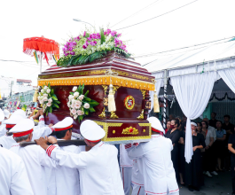 Sống 'nhờ' người chết - Kỳ 1: Tẩm liệm xác, chia ly trần gian cõi này - Mai táng Thủ Đức 
